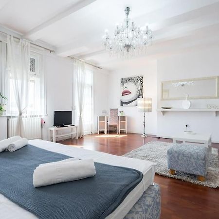 Mozzafiato By The River Studio Bucharest Luaran gambar
